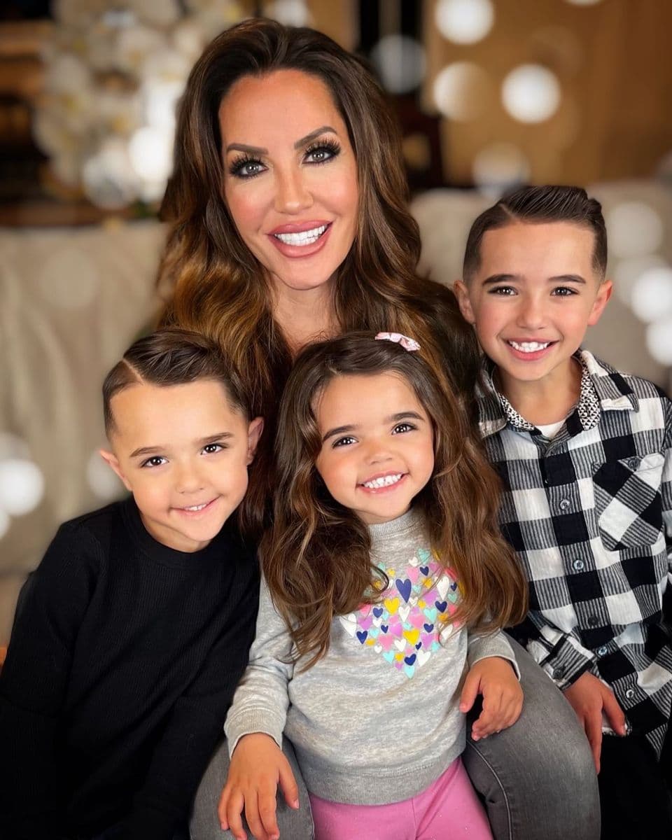 Kris and her kids smiling together